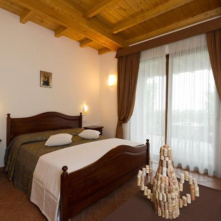Locanda Ristorante Al Cardellino Bardolino Eksteriør bilde